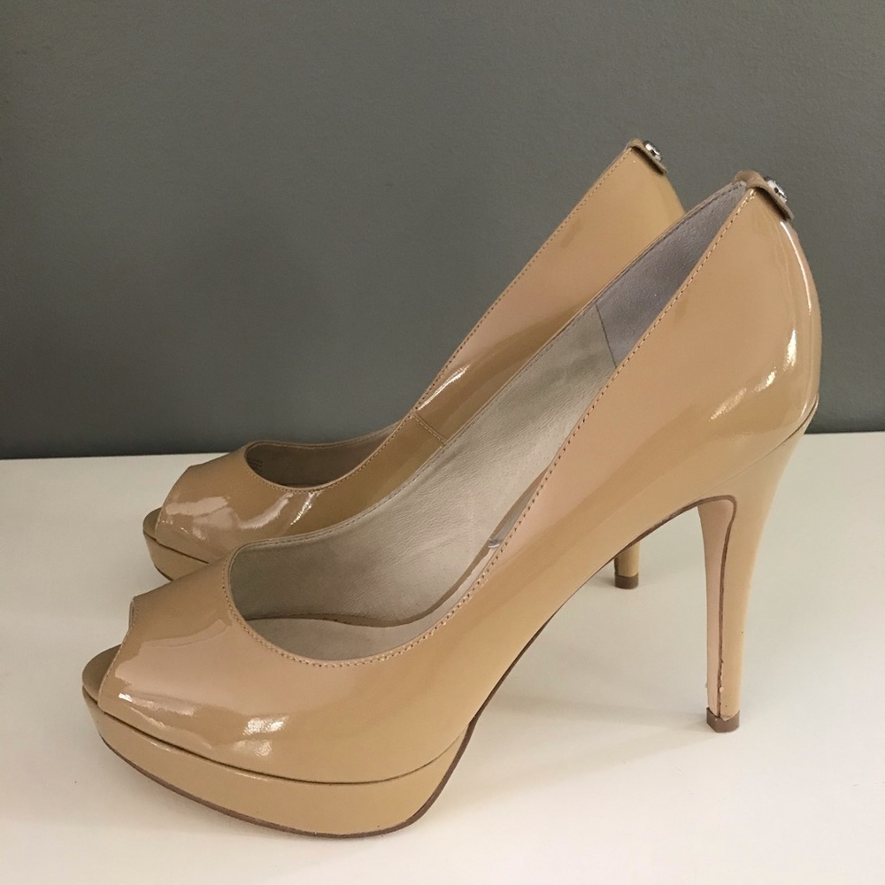 Michael Kors Nude Pump